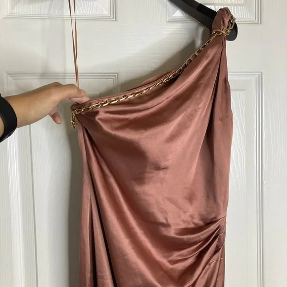 REISS Adaline One-shoulder draped satin dress - Picture 3 of 14